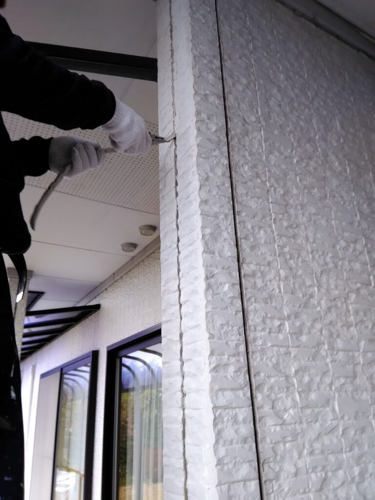 外壁塗装の必要性を丁寧に説明してもらえた！　屋根塗装　外壁塗装　基礎塗装　シーリング　外壁張替え　ベランダ防水　FRP　雪止め