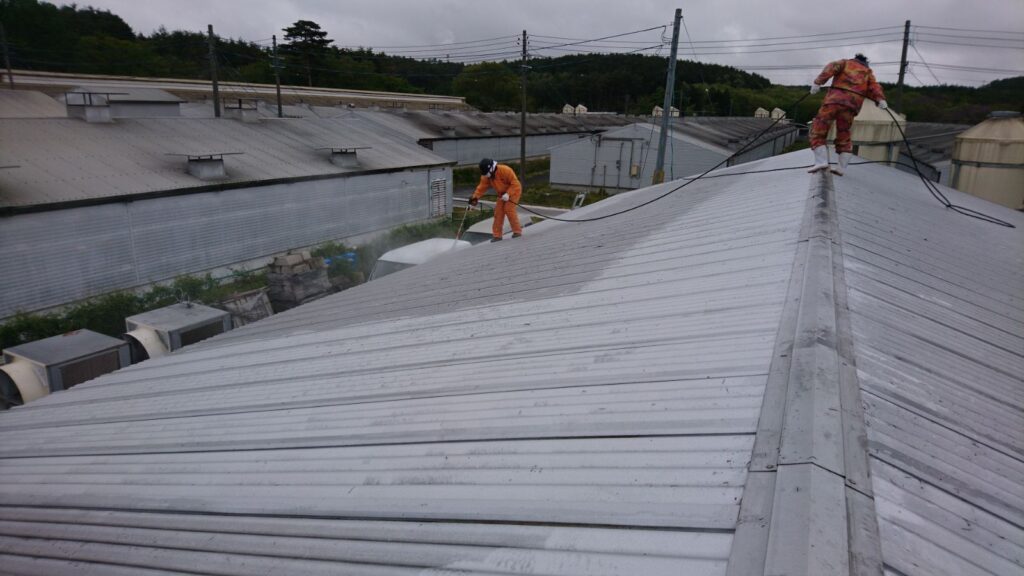遮熱工事開始!~県北豚舎~