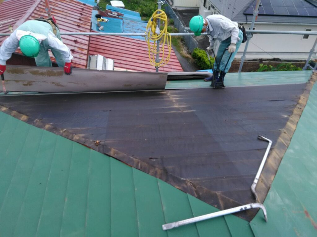 雨漏り退治開始!