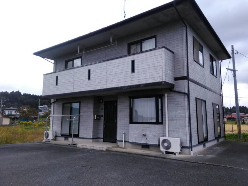 前回の屋根塗装で信頼感アップ！外壁塗装も依頼することに！　シーリング改修　屋根塗装　外壁塗装（奥州市）