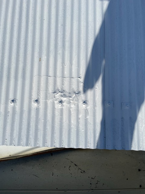 多くの雨漏り解決実績に信頼できた！　雨漏り　遮熱塗装　防水塗装　屋根塗装　豚舎